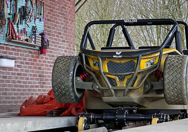 Achtbaan dat gebruik maakt van een auto als ontwerp.